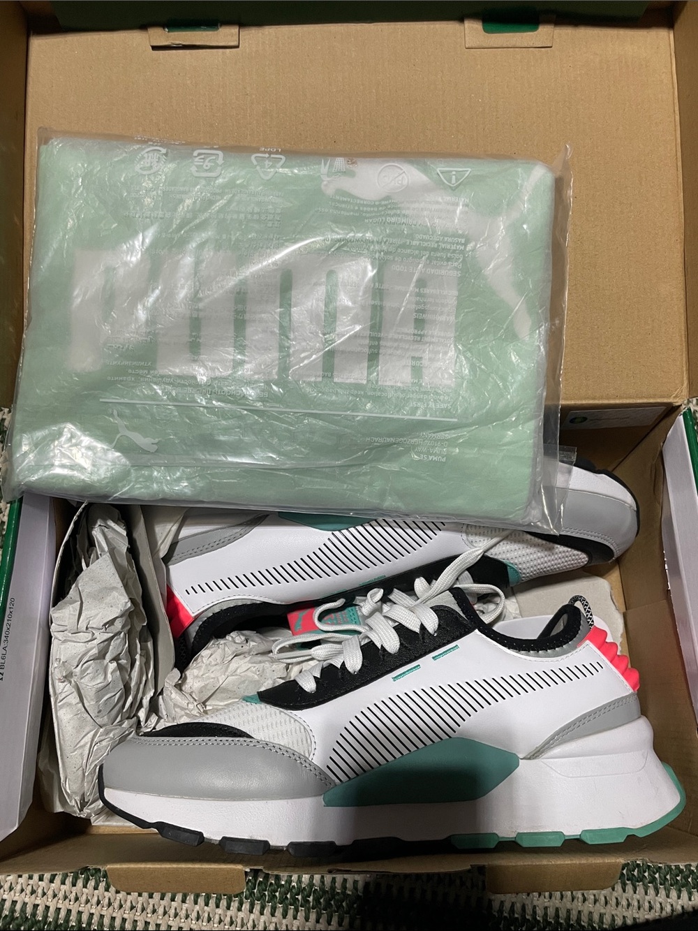 Puma White Teal & Pink Runner Low-Top Sneakers, With matching Shirt
